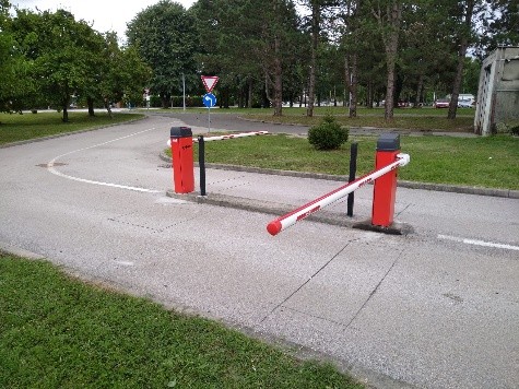 CAME parkirna rampa u parkovnom okruženju